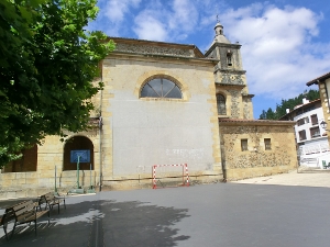 frontón antiguo de Ajangiz